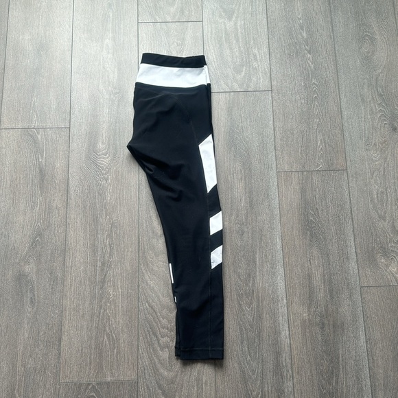 Athletic running workout tights - Picture 3 of 4